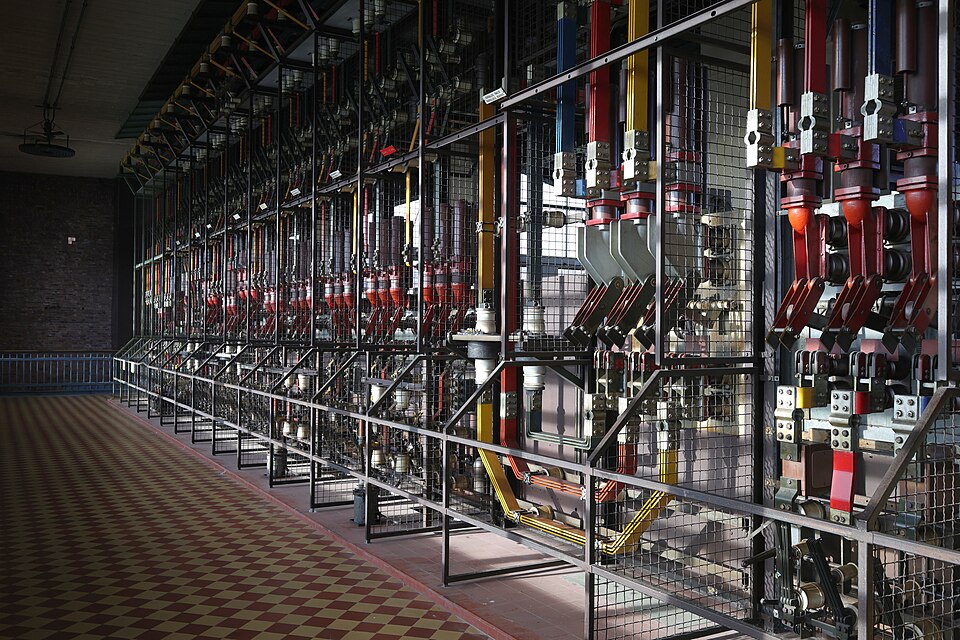 Elektronische schakelruimte van een fabriek